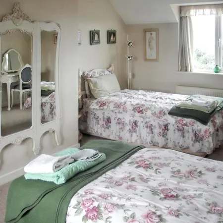Spacious House With Sea And Mountain Views, Co. Kerry 펜션 *