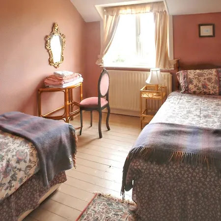 펜션 Spacious House With Sea And Mountain Views, Co. Kerry *