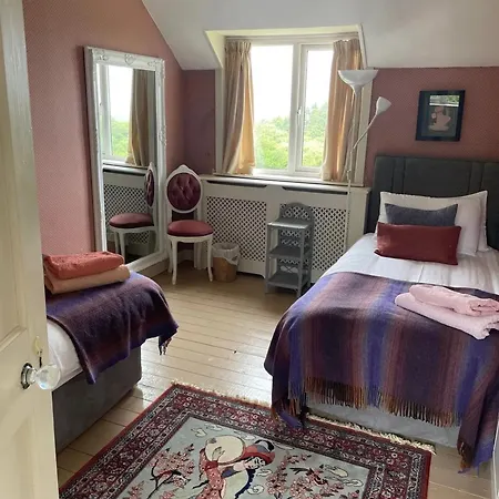 Spacious House With Sea And Mountain Views, Co. Kerry *