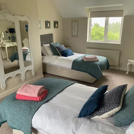 Spacious House With Sea And Mountain Views, Co. Kerry Feriehus
