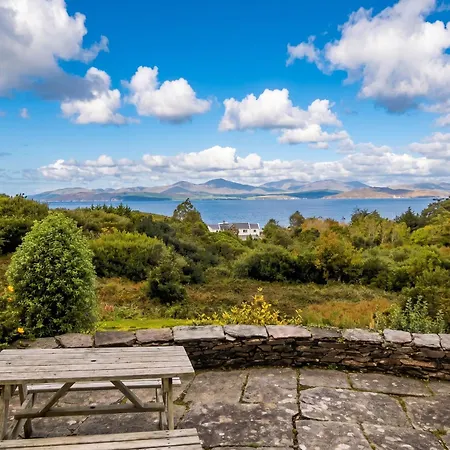 Spacious House With Sea And Mountain Views, Co. Kerry *